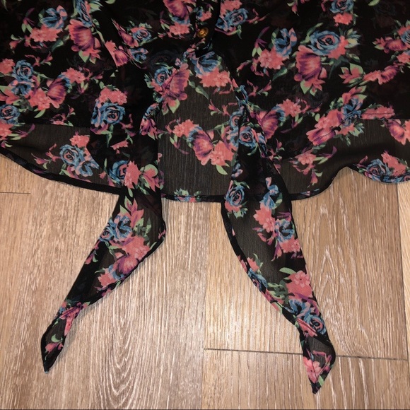 Forever 21 sheer floral blouse - Picture 2 of 3